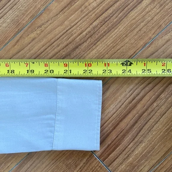 UNIQLO Shirt - Picture 6 of 9